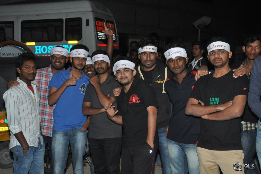 Gopala-Gopala-Benefit-Show-at-Shiva-Parvathi